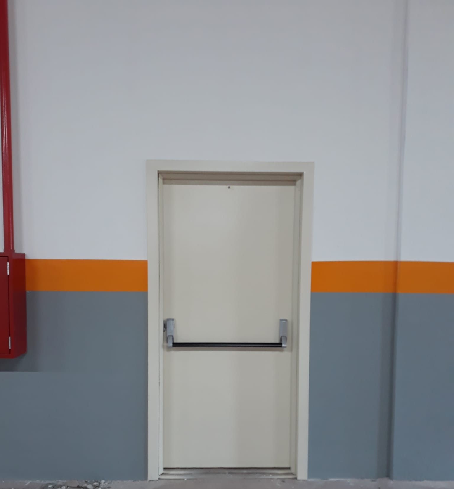 ACİL ÇIKIŞ KAPILARI